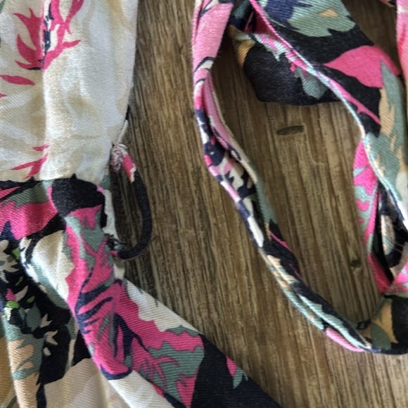 🌟FOREVER 21 WOMEN🌟 BEAUTIFUL 🌟FLORAL DRESS, SIZE SMALL - Picture 6 of 13